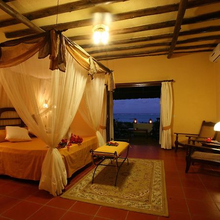 Hotel Karafuu Beach Resort Pingwe Eksteriør bilde